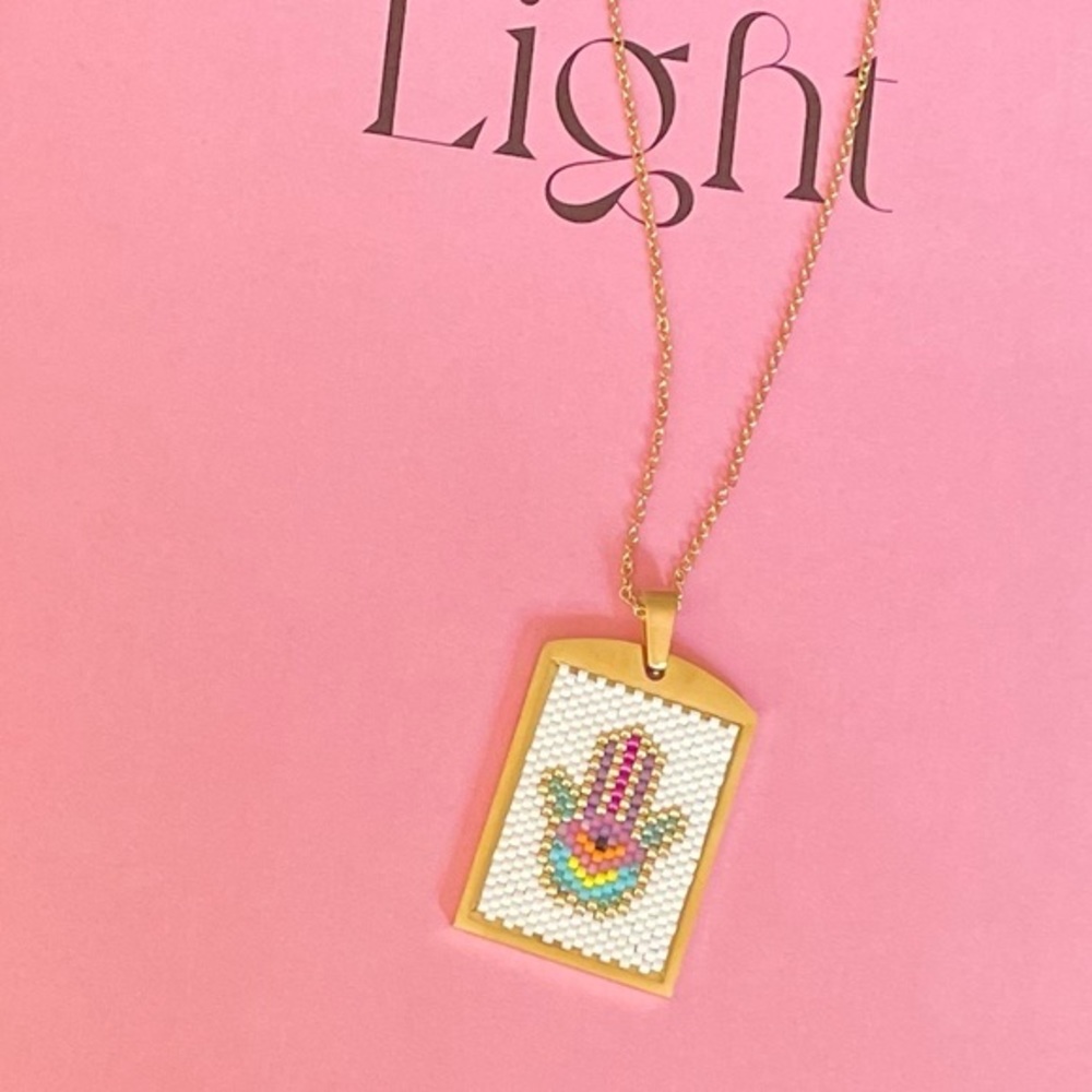 Hamsa pendant necklace NWT
